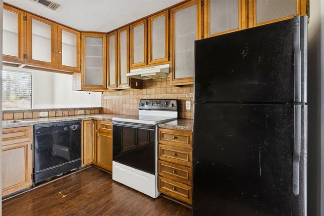 324 Olive Street, Huntsville, TX 77340