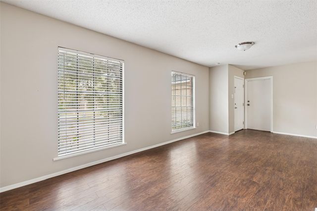 324 Olive Street, Huntsville, TX 77340