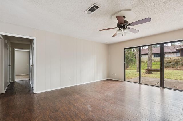 324 Olive Street, Huntsville, TX 77340