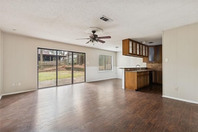 324 Olive Street, Huntsville, TX 77340