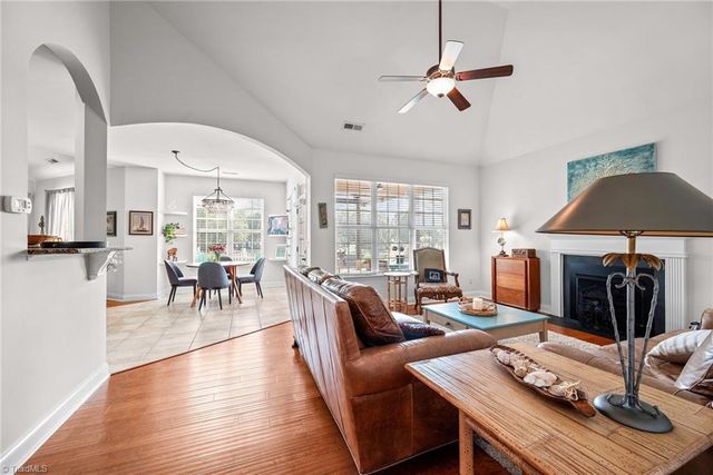 132 Lakepoint Drive, Advance, NC 27006