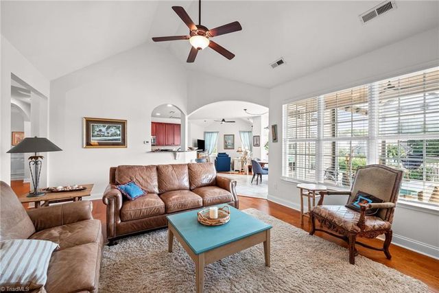 132 Lakepoint Drive, Advance, NC 27006