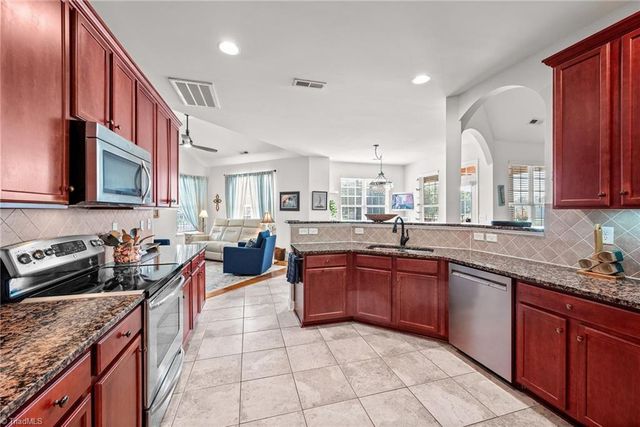 132 Lakepoint Drive, Advance, NC 27006