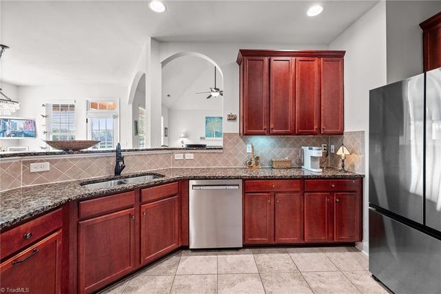 132 Lakepoint Drive, Advance, NC 27006