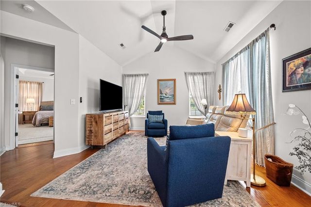 132 Lakepoint Drive, Advance, NC 27006