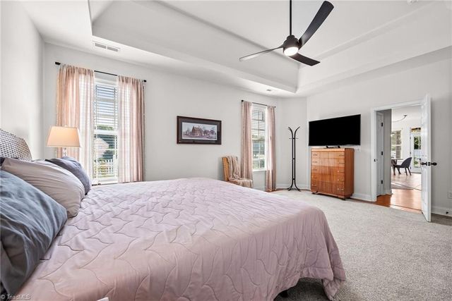 132 Lakepoint Drive, Advance, NC 27006