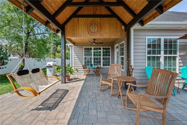 132 Lakepoint Drive, Advance, NC 27006