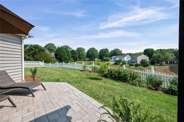 132 Lakepoint Drive, Advance, NC 27006