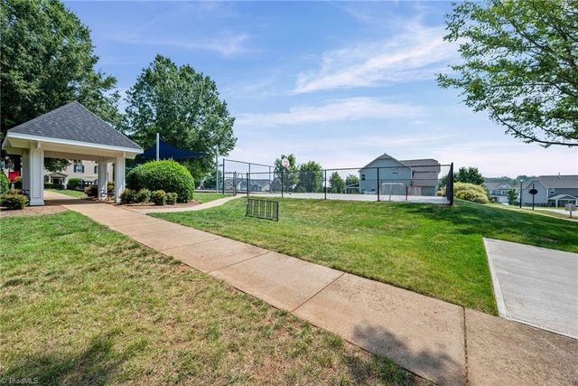 132 Lakepoint Drive, Advance, NC 27006