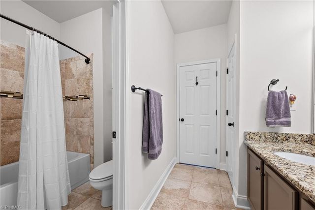 132 Lakepoint Drive, Advance, NC 27006