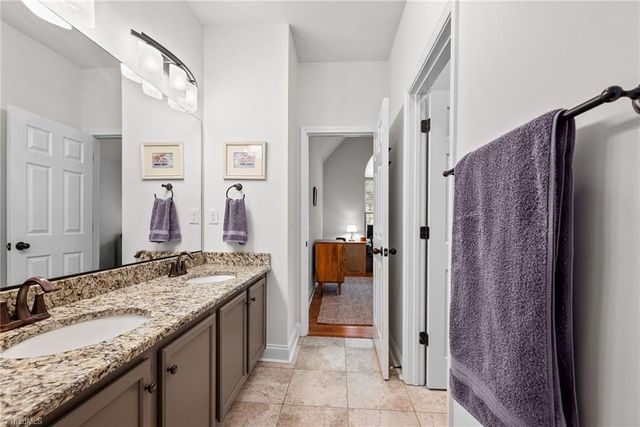 132 Lakepoint Drive, Advance, NC 27006