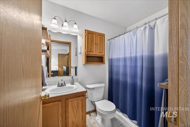 820 Valley, Middleton, ID 83644