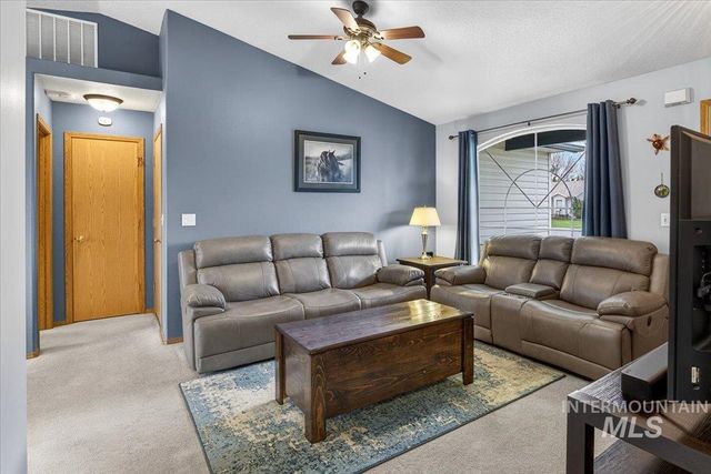 820 Valley, Middleton, ID 83644