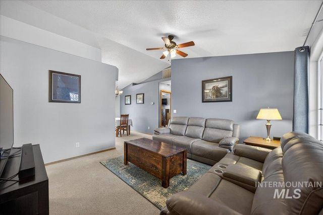 820 Valley, Middleton, ID 83644