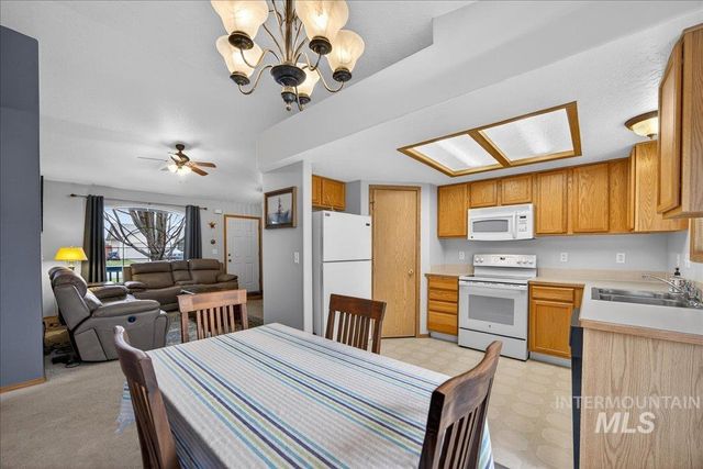 820 Valley, Middleton, ID 83644