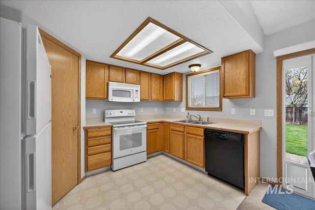 820 Valley, Middleton, ID 83644