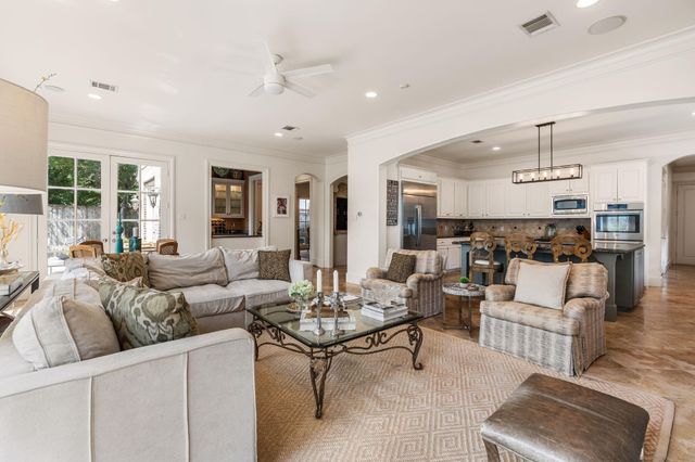 6155 Cedar Creek Drive, Houston, TX 77057