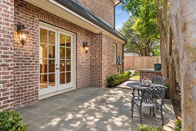 6155 Cedar Creek Drive, Houston, TX 77057