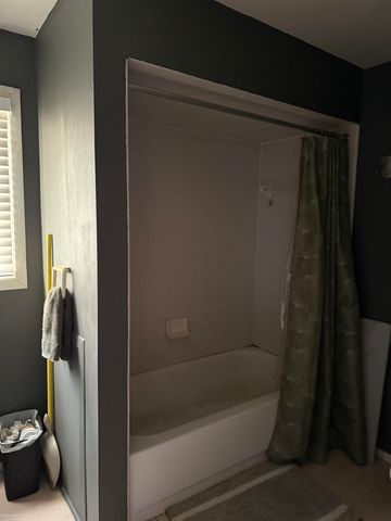 8510 Annsbury Drive, Shelby Twp, MI 48316