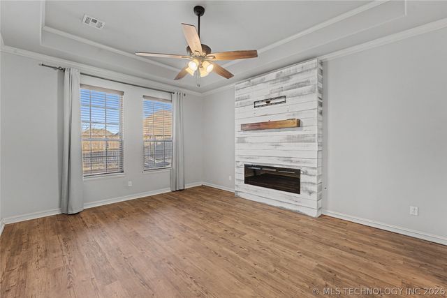 1211 E 135th Street S, Glenpool, OK 74033