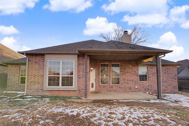 1211 E 135th Street S, Glenpool, OK 74033