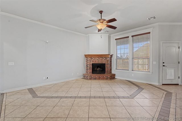 1211 E 135th Street S, Glenpool, OK 74033