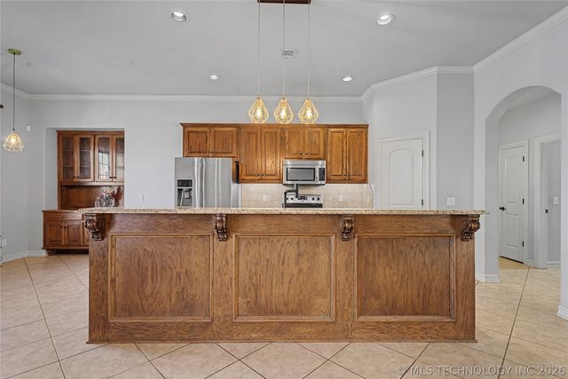 1211 E 135th Street S, Glenpool, OK 74033