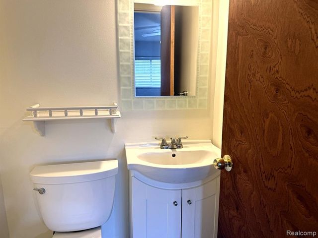 1245 Derby Road 4, Birmingham, MI 48009