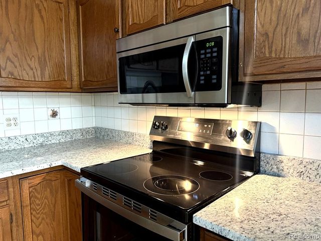 1245 Derby Road 4, Birmingham, MI 48009