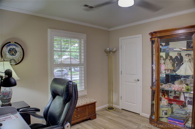 8011 S Date Place, Broken Arrow, OK 74011