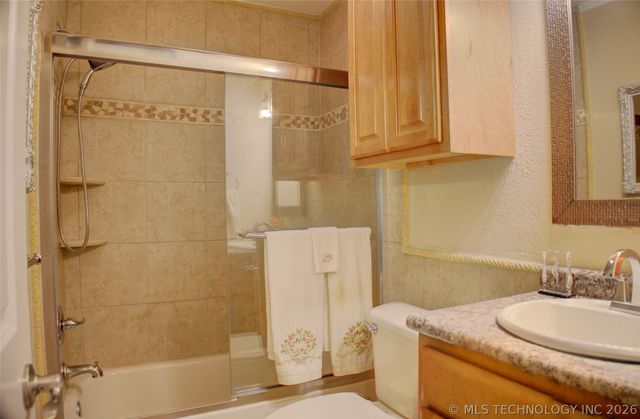 8011 S Date Place, Broken Arrow, OK 74011