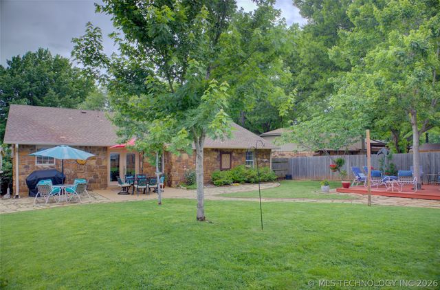 8011 S Date Place, Broken Arrow, OK 74011