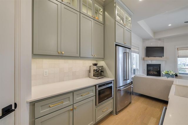 1800 Plaza District Drive, Edmond, OK 73034