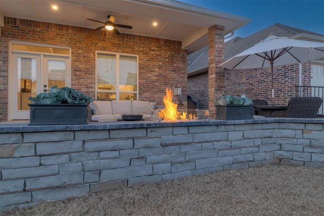 1800 Plaza District Drive, Edmond, OK 73034