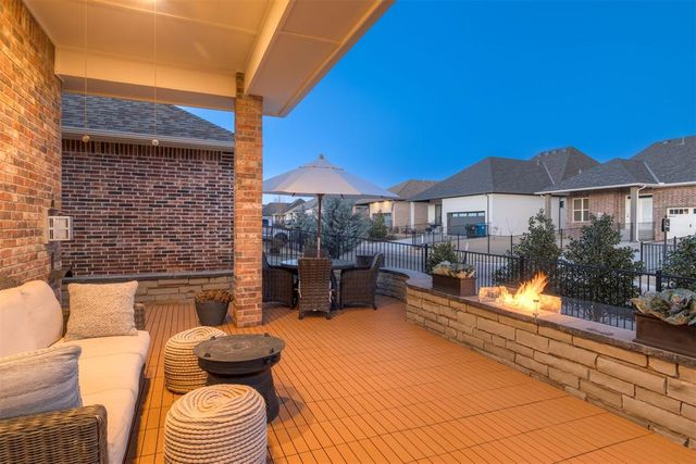 1800 Plaza District Drive, Edmond, OK 73034