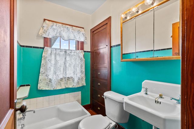 725 Martin Road, Waterloo, IA 50701