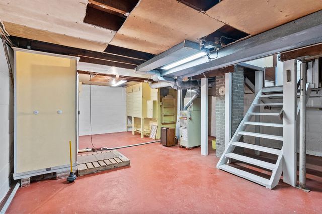 725 Martin Road, Waterloo, IA 50701