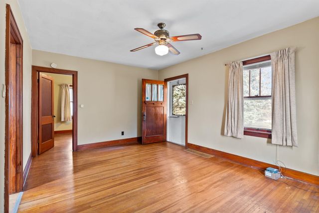 725 Martin Road, Waterloo, IA 50701