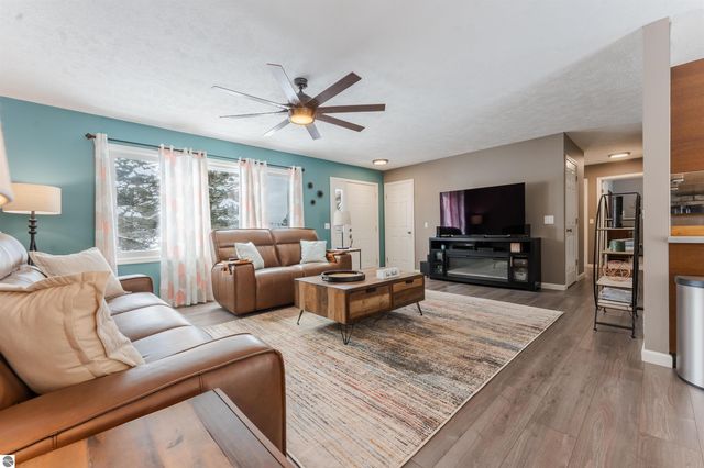 1236 Valley Drive, Traverse City, MI 49685