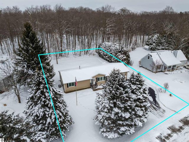 1236 Valley Drive, Traverse City, MI 49685