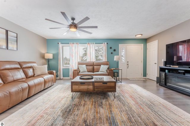 1236 Valley Drive, Traverse City, MI 49685