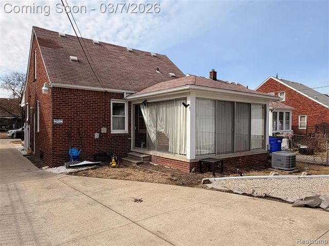 16828 Sussex Street, Detroit, MI 48235