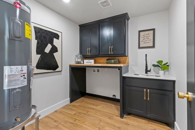 306 Bluebird CIR, Marble Falls, TX 78654