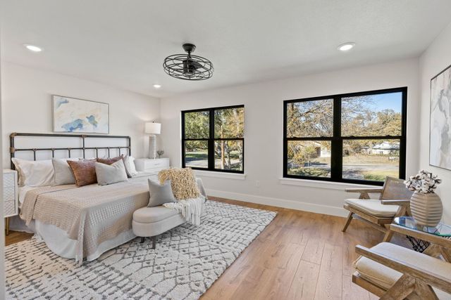 306 Bluebird CIR, Marble Falls, TX 78654