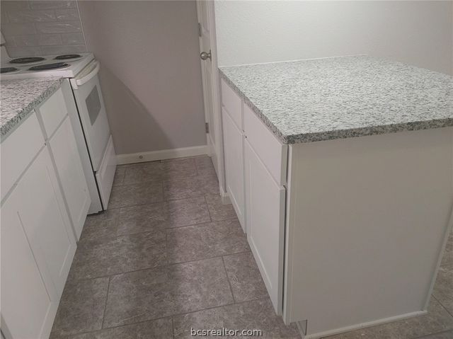 4212 Old College Road 3, Bryan, TX 77801