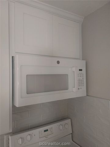 4212 Old College Road 3, Bryan, TX 77801