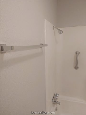 4212 Old College Road 3, Bryan, TX 77801