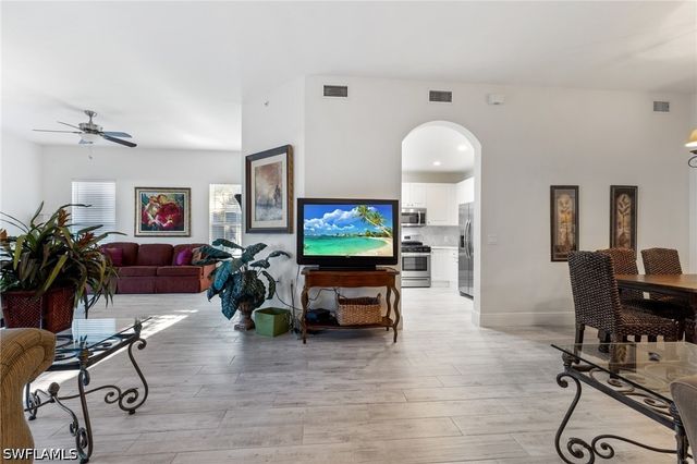 9079 Cascada WAY 102, Naples, FL 34114