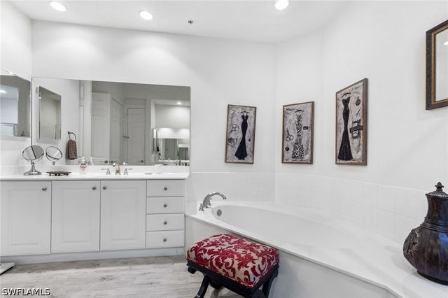 9079 Cascada WAY 102, Naples, FL 34114
