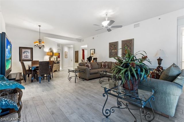 9079 Cascada WAY 102, Naples, FL 34114